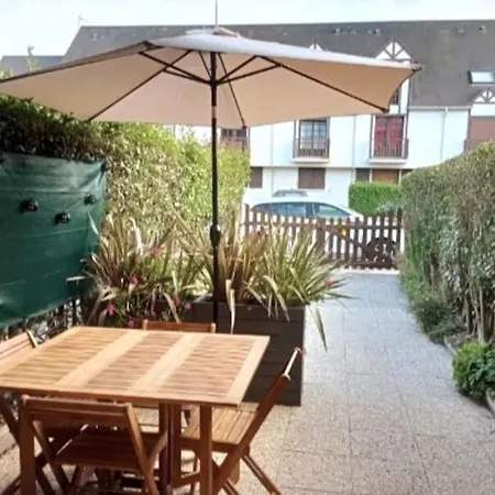 Rez-de-chaussee, Parking, Terrasse, A 300m De La Plage * 쿠르쇨 쉬르 메르