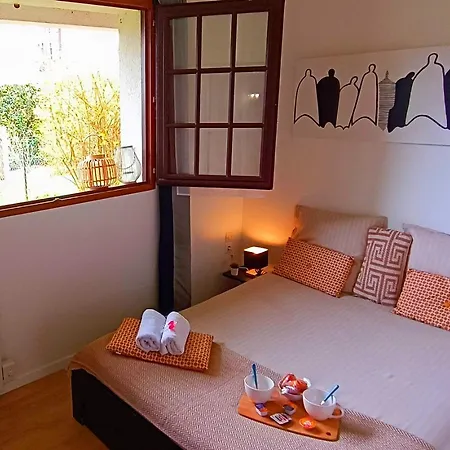Rez-de-chaussee, Parking, Terrasse, A 300m De La Plage *